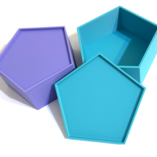 Pentagon box with beadable lid